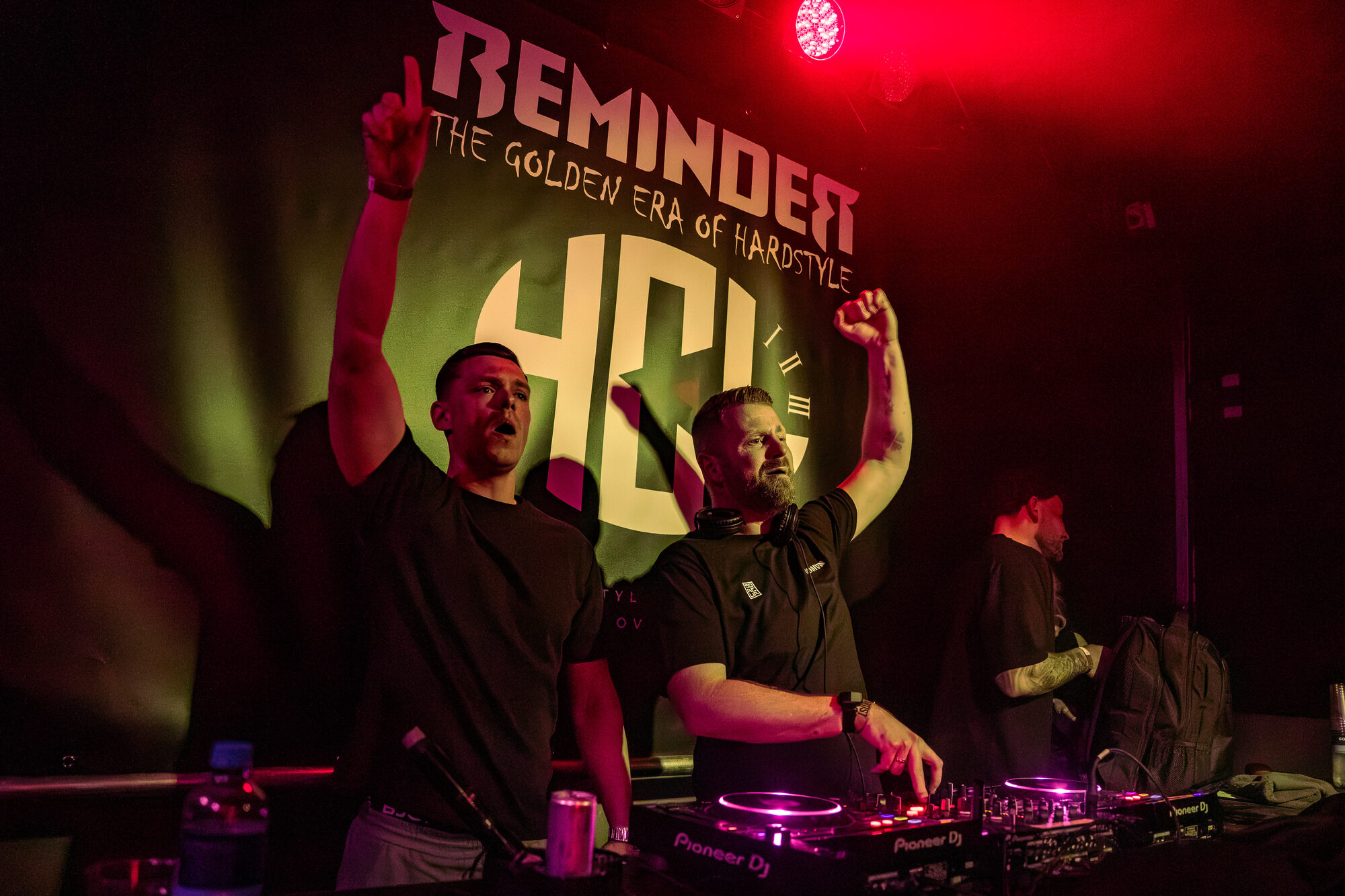 SQREUR tijdens een liveset