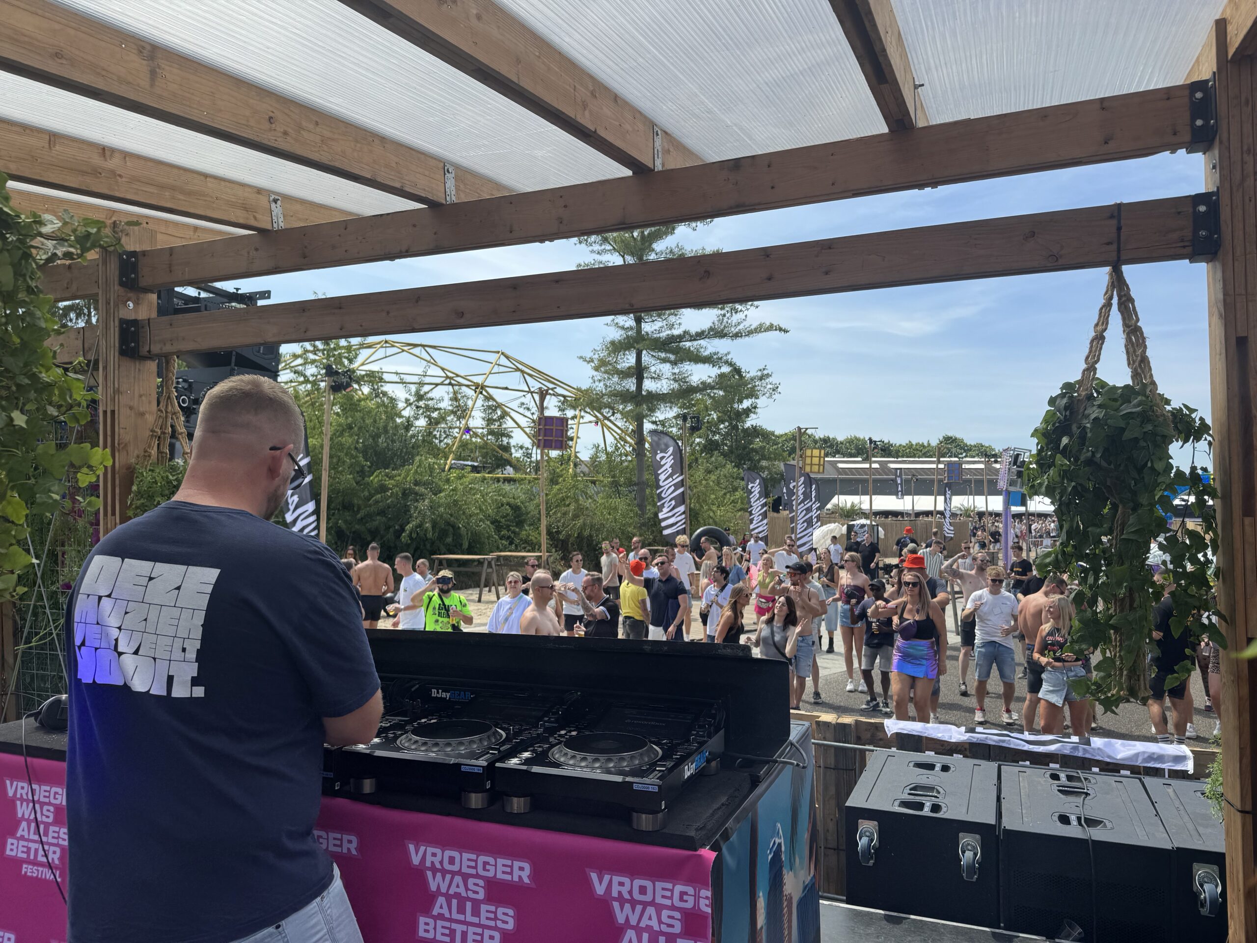 SQREUR tijdens een hardstyle evenement
